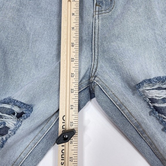 Pretty Little Thing Mom Jeans Women's Size 6 High Waist Ripped Light Wash NEW - Picture 12 of 12